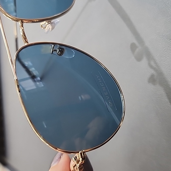 Sunglasses - Picture 6 of 6